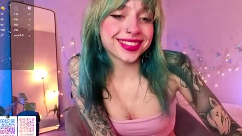 Snapshot of lavenderlav chatting on 05-14-26, 06:15 Melissa online show from 05-14-26, 06:15