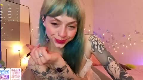Snapshot of lavenderlav chatting on 05-19-26, 07:20 Melissa online show from 05-19-26, 07:20
