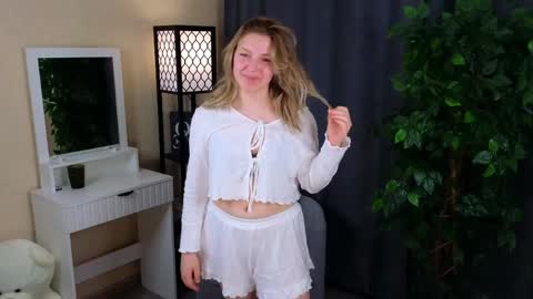 Diana online show from 04-07-26, 04:29