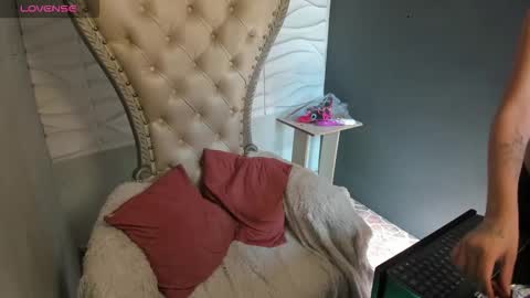 Layla online show from 03-11-26, 07:53