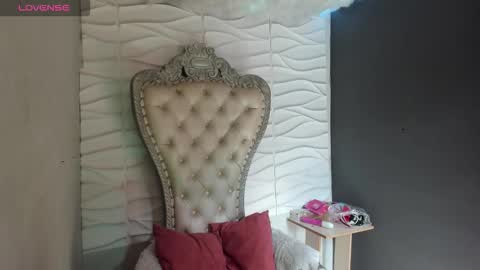 Layla online show from 03-12-26, 08:04