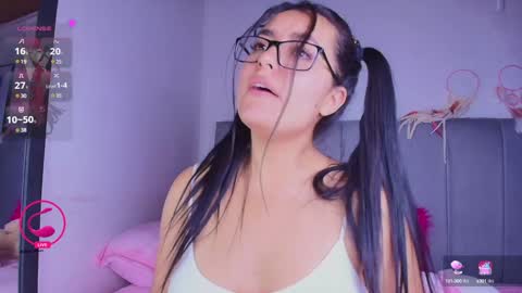 Layla online show from 01-13-25, 04:19