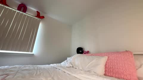 Layla online show from 04-06-26, 07:48