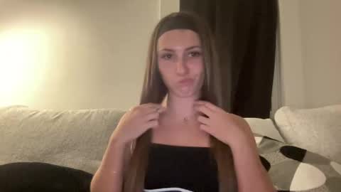 laylahlaylah1 online show from 10-06-25, 11:02