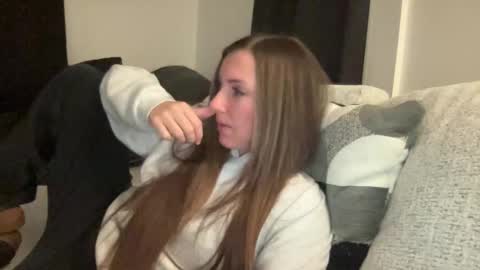 laylahlaylah1 online show from 10-21-25, 10:49