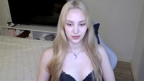 LaylaPretty001 online show from 05-21-26, 04:19
