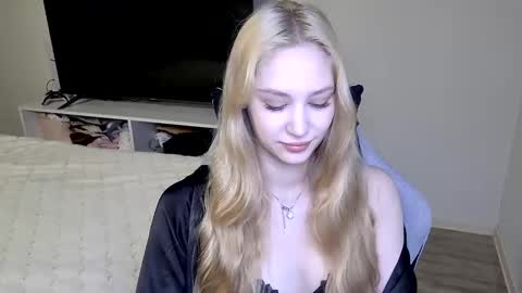 LaylaPretty001 online show from 05-25-26, 04:18