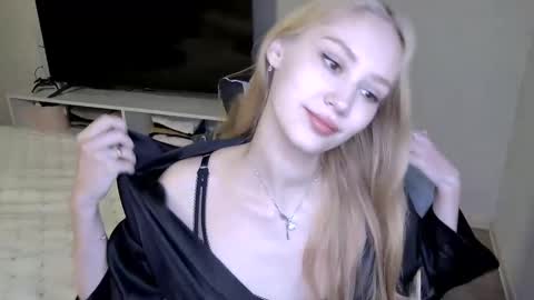 LaylaPretty001 online show from 05-26-26, 04:41