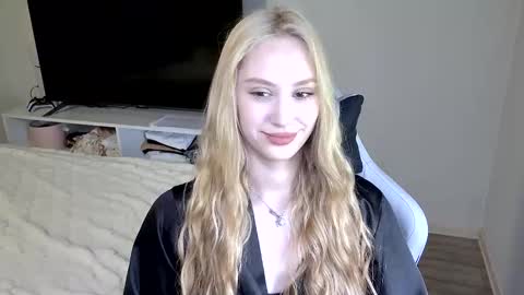 LaylaPretty001 online show from 05-28-26, 05:05