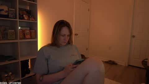 Layla Universe online show from 04-04-26, 03:16