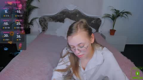 Snapshot of layriantavee chatting on 12-28-24, 12:56 layriantavee online show from 12-28-24, 12:56