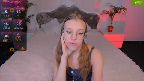 Snapshot of layriantavee chatting on 01-13-25, 07:43 layriantavee online show from 01-13-25, 07:43