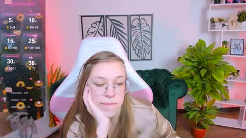 Snapshot of layriantavee chatting on 01-19-25, 10:06 layriantavee online show from 01-19-25, 10:06