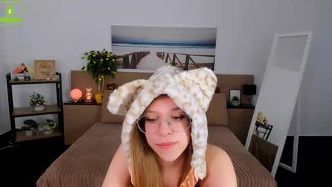 Snapshot of layriantavee chatting on 03-03-25, 01:20 layriantavee online show from 03-03-25, 01:20