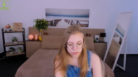 Snapshot of layriantavee chatting on 03-05-25, 06:54 layriantavee online show from 03-05-25, 06:54