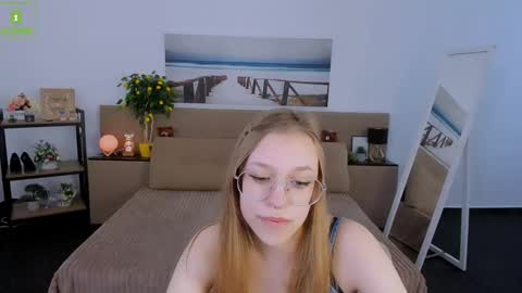 Snapshot of layriantavee chatting on 03-06-25, 07:14 layriantavee online show from 03-06-25, 07:14