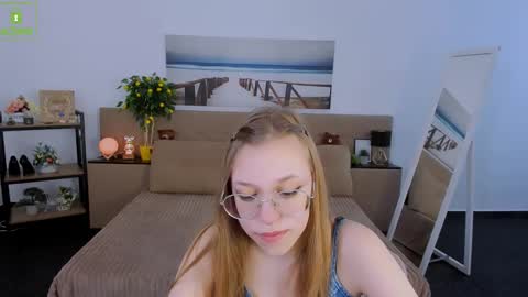 Snapshot of layriantavee chatting on 03-06-25, 10:20 layriantavee online show from 03-06-25, 10:20