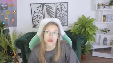 Snapshot of layriantavee chatting on 09-18-25, 06:04 layriantavee online show from 09-18-25, 06:04