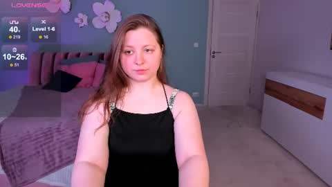 Lea online show from 06-18-26, 08:36