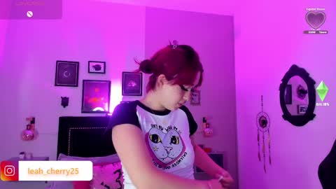 Snapshot of leah_cherry chatting on 06-02-26, 09:50 Leah online show from 06-02-26, 09:50