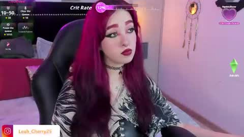 Snapshot of leah_cherry chatting on 06-19-26, 10:24 Leah online show from 06-19-26, 10:24