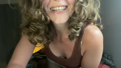 Leah Sparkles online show from 07-08-26, 04:28