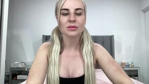 Leanna online show from 03-10-25, 07:42