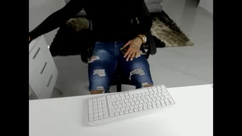 leather_king_of_bitches online show from 04-21-26, 02:04
