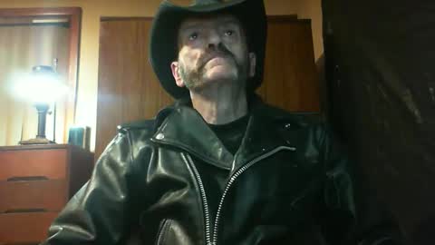 leathergreaser online show from 04-14-26, 07:42