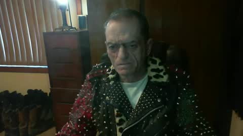 Snapshot of leathergreaser chatting on 06-19-26, 10:02 leathergreaser online show from 06-19-26, 10:02