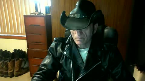 Snapshot of leathergreaser chatting on 07-07-26, 06:05 leathergreaser online show from 07-07-26, 06:05