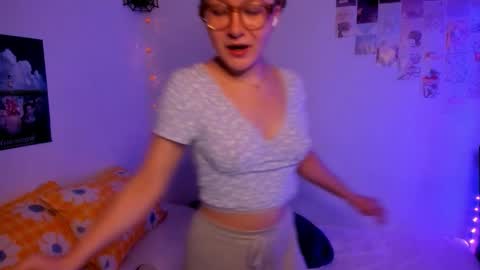 Ellie online show from 11-16-25, 05:24