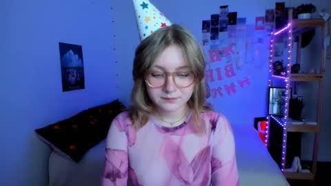 Ellie online show from 12-17-25, 11:00