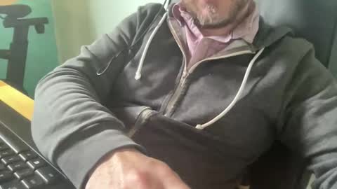 Snapshot of lee_8891 chatting on 06-11-26, 08:23 lee_8891 online show from 06-11-26, 08:23