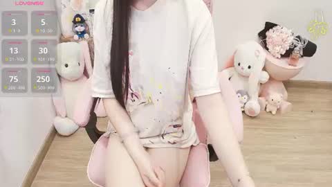 Snapshot of lee_cute18 chatting on 06-18-26, 03:07 Lee online show from 06-18-26, 03:07