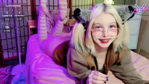 Snapshot of lee_ex chatting on 02-06-26, 12:26 Lee ex online show from 02-06-26, 12:26