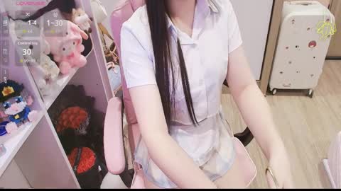 Snapshot of lee_smile chatting on 04-08-26, 11:21 Lee online show from 04-08-26, 11:21