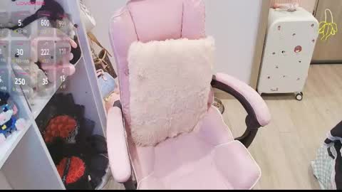 Snapshot of lee_smile chatting on 04-15-26, 11:05 Lee online show from 04-15-26, 11:05