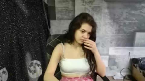 Liya online show from 04-17-26, 10:29