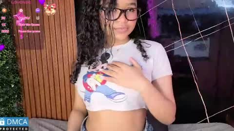 Snapshot of leidy_morales_ chatting on 04-23-26, 10:36 Leidy online show from 04-23-26, 10:36