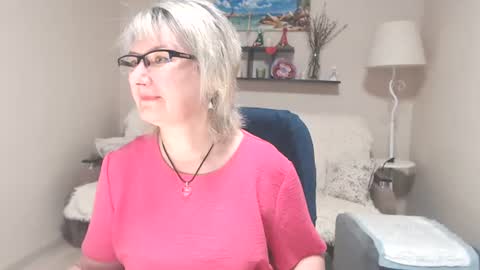 Snapshot of leilamays chatting on 06-15-26, 04:36 Leila Kinky online show from 06-15-26, 04:36