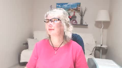 Snapshot of leilamays chatting on 06-29-26, 06:41 Leila Kinky online show from 06-29-26, 06:41