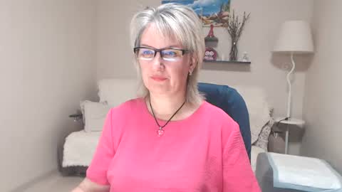 Snapshot of leilamays chatting on 07-06-26, 05:15 Leila Kinky online show from 07-06-26, 05:15