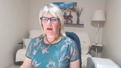 Snapshot of leilamays chatting on 07-14-26, 10:21 Leila Kinky online show from 07-14-26, 10:21