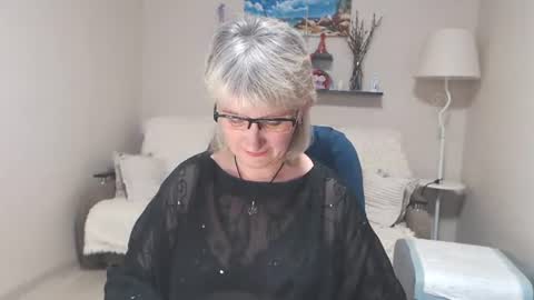 Snapshot of leilamays chatting on 07-15-26, 09:58 Leila Kinky online show from 07-15-26, 09:58
