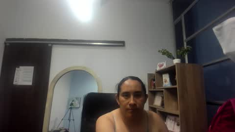 Snapshot of leilasmith_ chatting on 06-04-26, 11:16 Leila online show from 06-04-26, 11:16