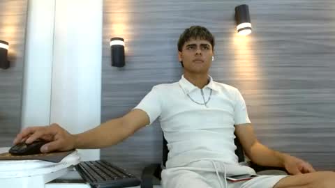 lelehott01 online show from 06-24-26, 02:32