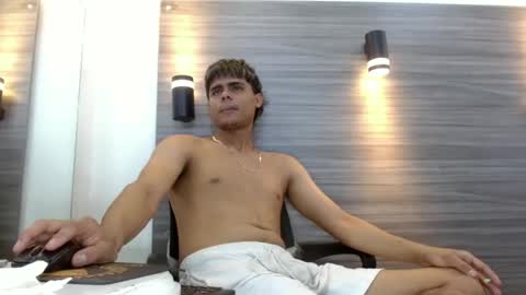 lelehott01 online show from 07-02-26, 03:06
