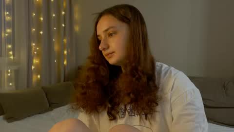 Lelia online show from 04-17-26, 04:32