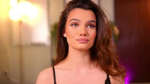 Lena Laurent online show from 04-21-26, 09:15